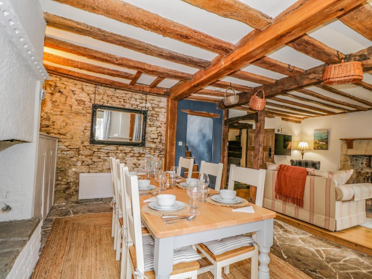 Fox Den Cottage Castle Combe Ngoại thất bức ảnh