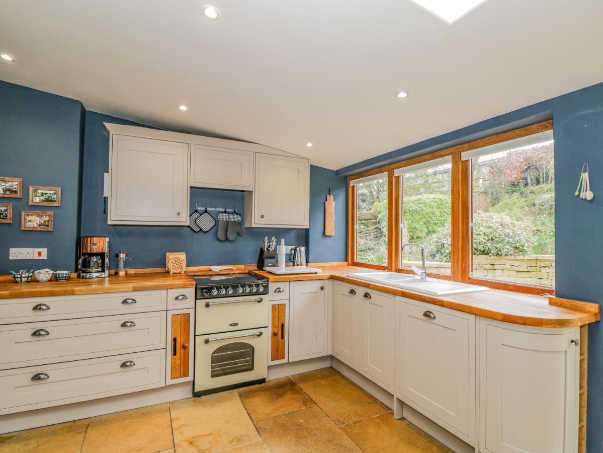 Fox Den Cottage Castle Combe Ngoại thất bức ảnh
