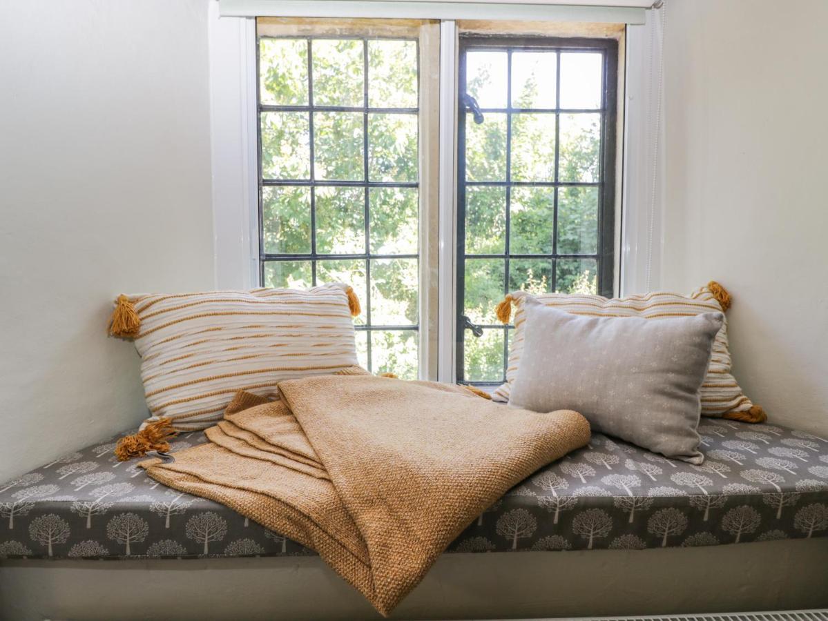 Fox Den Cottage Castle Combe Ngoại thất bức ảnh