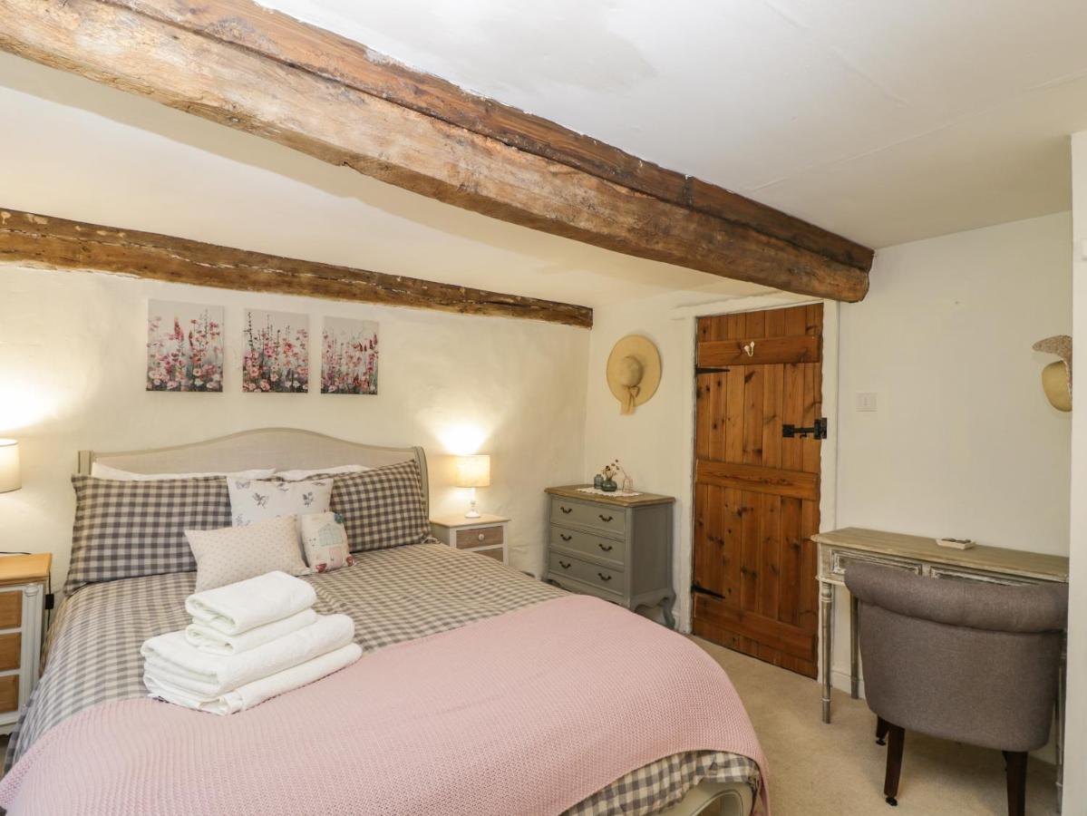 Fox Den Cottage Castle Combe Ngoại thất bức ảnh